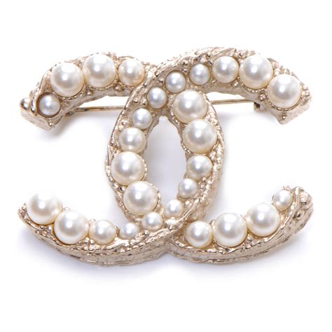 pearl chanel pin